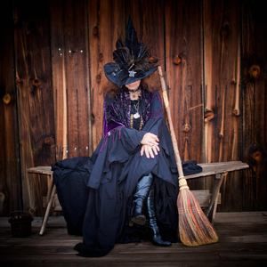 Meet your Posher, Dana